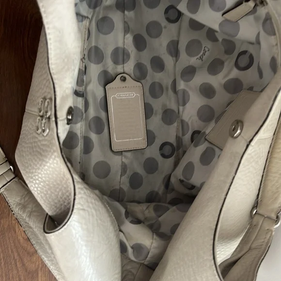 Coach~14968 Julia Hobo Bag White with Original Box and Protective Bag - Picture 3 of 6